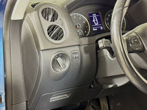 Used 2018 Volkswagen Tiguan Limited w/ Premium Package image 8