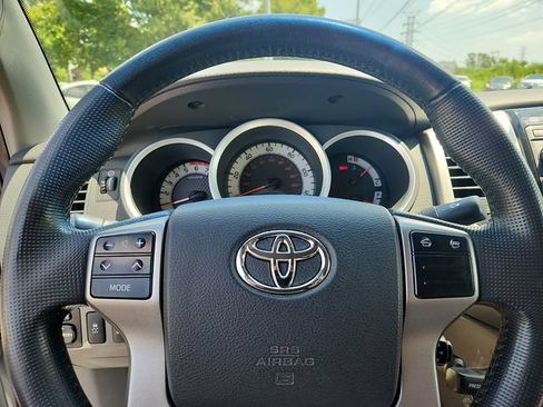 Used 2013 Toyota Tacoma 4x4 Double Cab w/ TRD Sport Pkg image 18