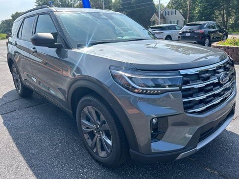 New 2026 Ford Explorer Active w/ Active Comfort Package AWD/4WD image 4