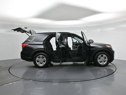 Certified 2022 Ford Explorer XLT image 5