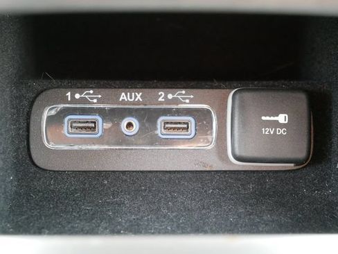 Used 2019 Jeep Grand Cherokee Altitude AWD/4WD image 32