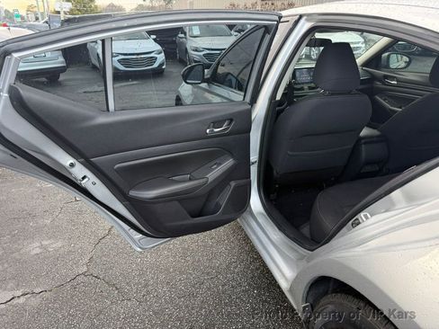 Used 2020 Nissan Altima 2.5 S image 11