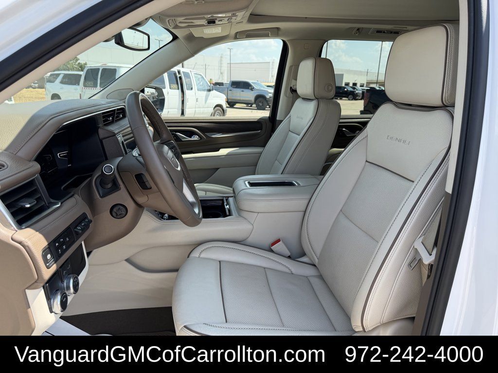 Used 2024 GMC Yukon XL Denali RWD image 34
