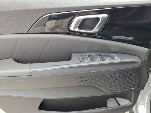 New 2025 Kia Carnival SX Prestige image 11