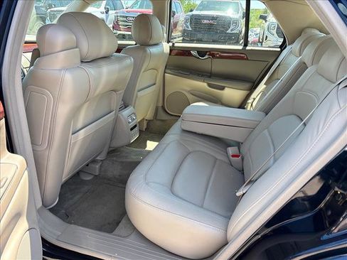 Used 2004 Cadillac De Ville Sedan w/ Equipment Group image 10
