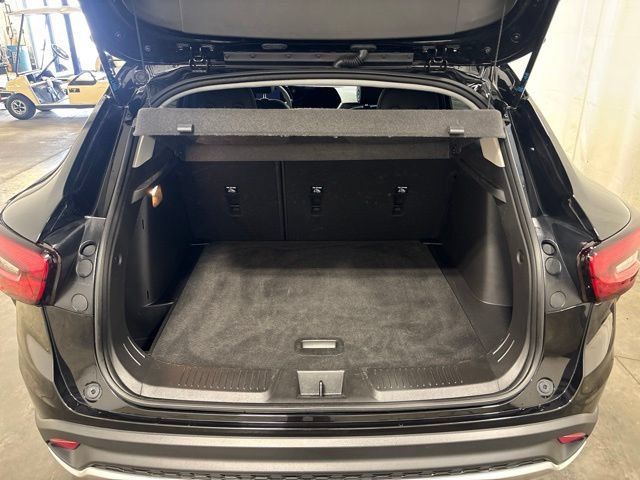 Used 2025 Chevrolet Trax LT FWD image 28