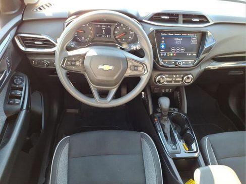 Used 2021 Chevrolet TrailBlazer LT w/ Convenience Package image 11