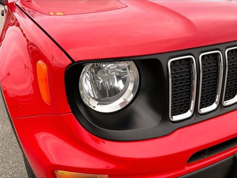 Used 2019 Jeep Renegade Sport image 28