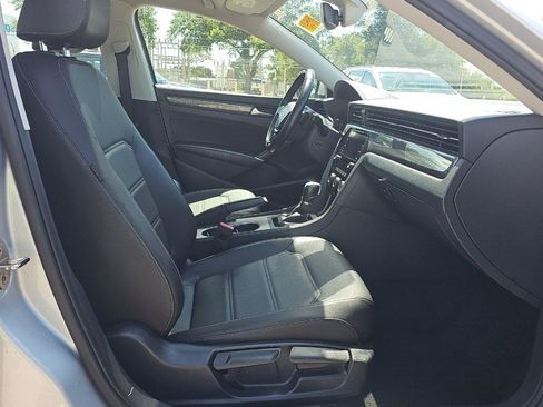 Used 2020 Volkswagen Passat 2.0T R-Line FWD image 7