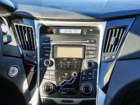 Used 2013 Hyundai Sonata Limited image 14