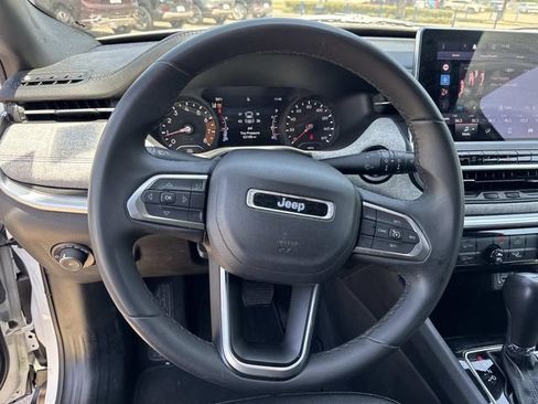 Used 2024 Jeep Compass Latitude AWD/4WD image 27