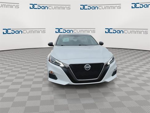 Used 2022 Nissan Altima 2.5 SR image 3