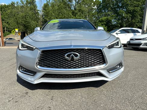Used 2018 INFINITI Q60 3.0t Luxe image 2