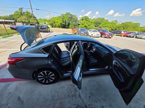 Used 2016 Nissan Altima 2.5 SL w/ 2.5 Technology Package FWD image 31