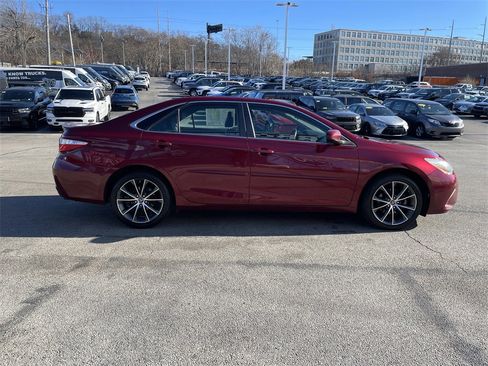 Used 2016 Toyota Camry XSE image 7