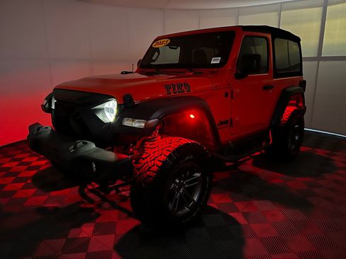 Used 2023 Jeep Wrangler Sport S image 9