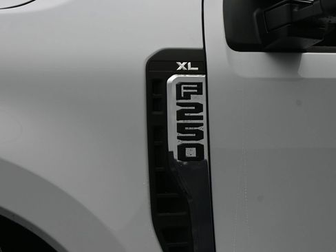 New 2026 Ford F250 XL w/ F-250 >10K GVWR Package image 28