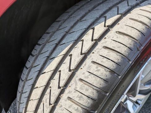 Used 2019 Genesis G70 3.3T Advanced image 12