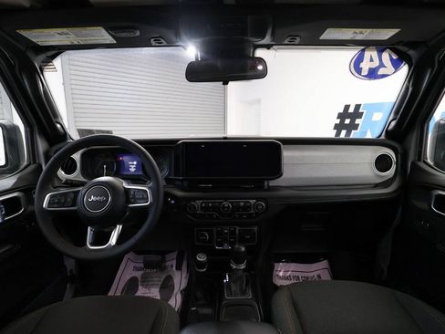 Used 2024 Jeep Wrangler Unlimited Sahara w/ Safety Group AWD/4WD image 23