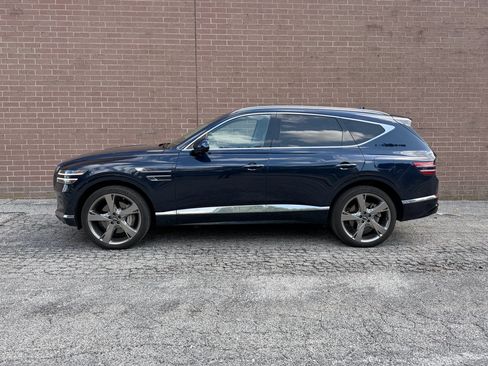 Used 2023 Genesis GV80 2.5T w/ Prestige Package AWD/4WD image 2