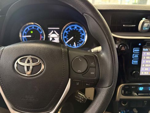 Used 2017 Toyota Corolla LE w/ LE Premium Package FWD image 10
