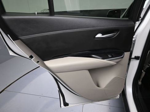 Used 2022 Cadillac XT4 Premium Luxury w/ Enhanced Visibility Package image 15