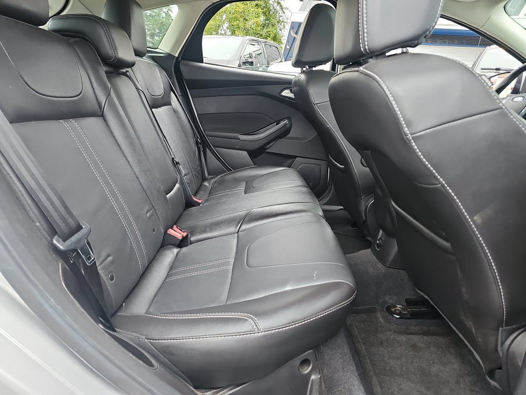 Used 2014 Ford Focus Titanium FWD image 36