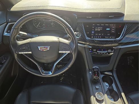 Used 2024 Cadillac XT6 Premium Luxury image 19