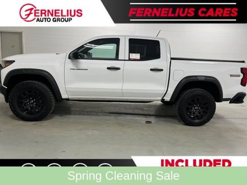 Used 2024 Chevrolet Colorado Trail Boss w/ Technology Package AWD/4WD image 4