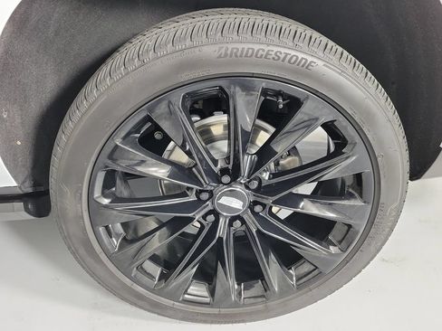 Certified 2026 Cadillac Escalade ESV Platinum Sport AWD/4WD image 9
