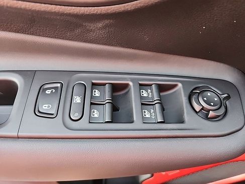 Used 2023 Jeep Renegade Trailhawk image 18