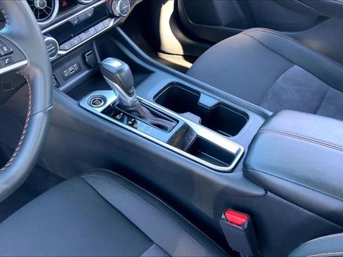 Used 2025 Nissan Sentra SR image 13