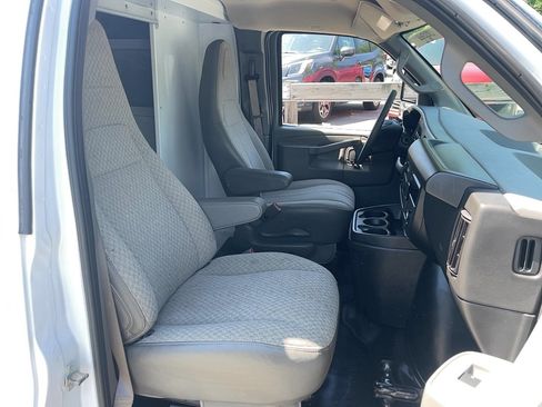 Used 2024 Chevrolet Express 3500 w/ Power Convenience Package RWD image 16