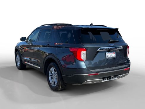 Used 2022 Ford Explorer XLT w/ Equipment Group 202A AWD/4WD image 3