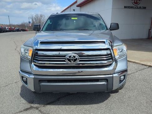 Used 2016 Toyota Tundra SR5 w/ SR5 Upgrade Package AWD/4WD image 3