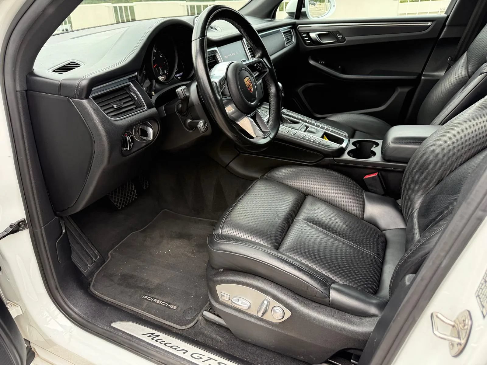 Used 2018 Porsche Macan GTS AWD/4WD image 23