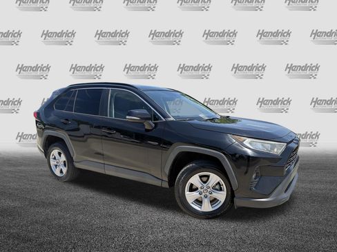 Used 2021 Toyota RAV4 XLE AWD/4WD image 2