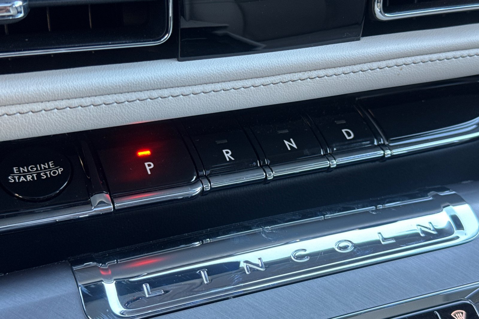 Used 2026 Lincoln Aviator AWD w/ Jet Appearance Package image 22