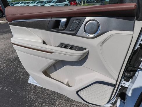 New 2026 Buick Enclave Avenir w/ Super Cruise Package FWD image 13