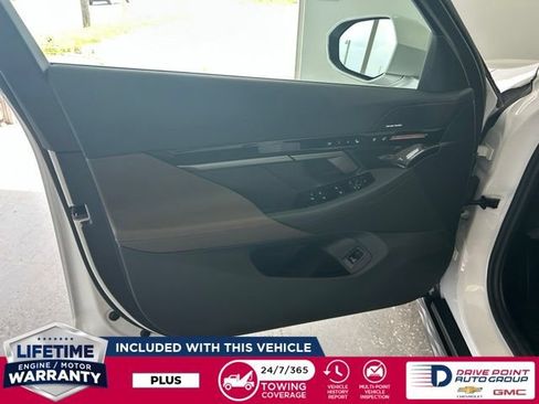 Used 2026 BMW 530i xDrive w/ Premium Package AWD/4WD image 12