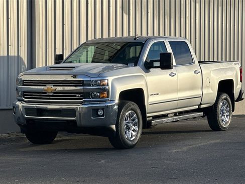 Used 2017 Chevrolet Silverado 2500 LTZ image 9