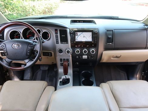 Used 2012 Toyota Sequoia Platinum AWD/4WD image 44