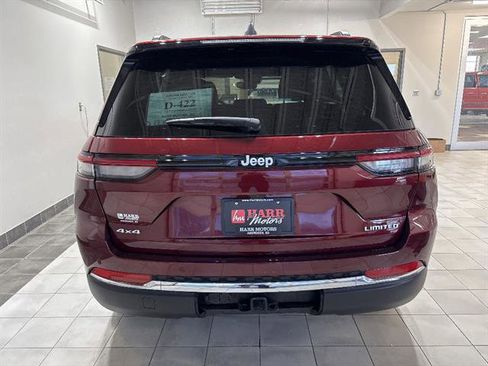 Used 2024 Jeep Grand Cherokee Limited AWD/4WD image 3