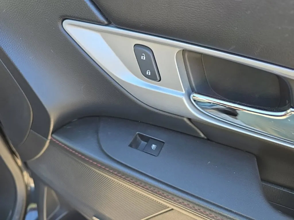 Used 2015 GMC Terrain SLT w/ Safety Package FWD image 22