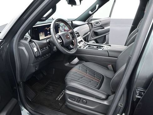 Used 2025 Nissan Armada PRO-4X w/ Pro-4X Premium Package AWD/4WD image 6