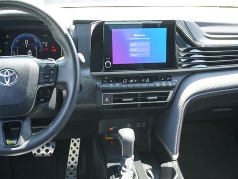 Used 2025 Toyota Camry SE w/ Convenience Package FWD image 15
