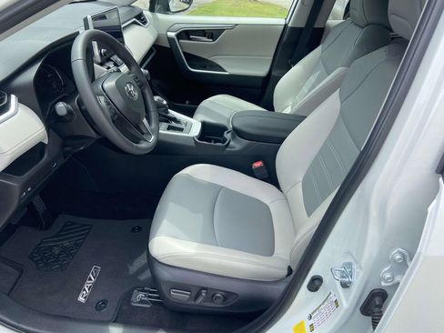 Used 2025 Toyota RAV4 XLE Premium FWD image 20