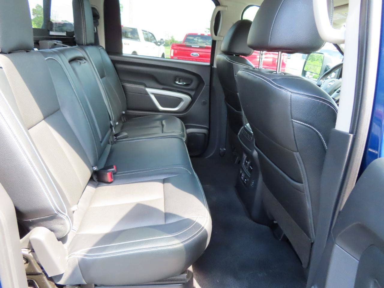 Used 2019 Nissan Titan PRO-4X w/ Pro-4x Convenience Package AWD/4WD image 48