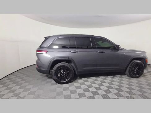 Used 2026 Jeep Grand Cherokee Altitude RWD image 37