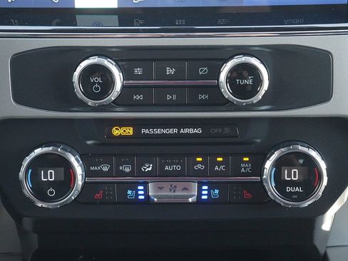 Used 2022 Ford F250 Lariat w/ Tremor Off-Road Package AWD/4WD image 24